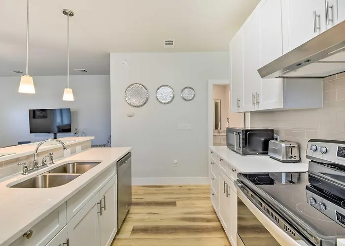 Apartment Walk To Tcu: Worth Retreat W/ Balcony!