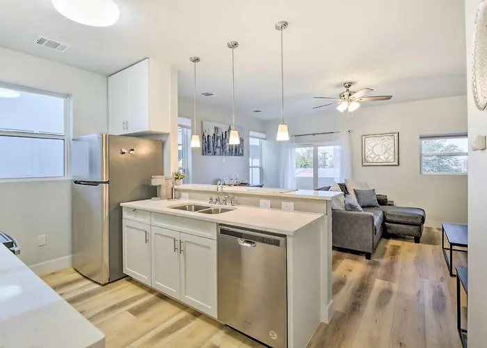 Walk To Tcu: Worth Retreat W/ Balcony! Fort Worth