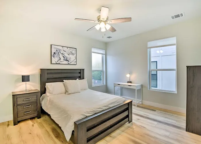 Walk To Tcu: Worth Retreat W/ Balcony! Apartment Fort Worth