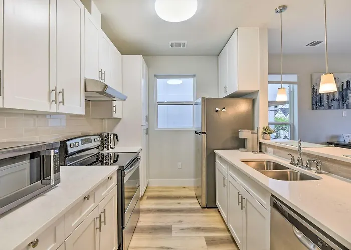Walk To Tcu: Worth Retreat W/ Balcony! Apartment