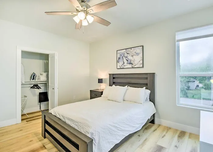 Walk To Tcu: Worth Retreat W/ Balcony! Apartment