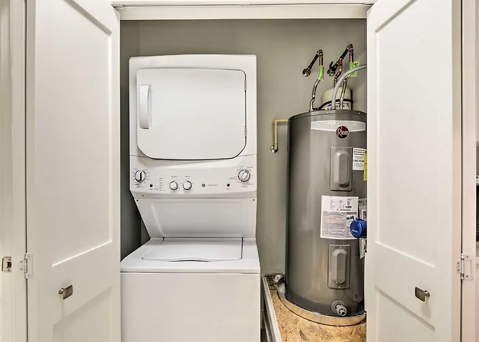 Apartment Walk To Tcu: Worth Retreat W/ Balcony!