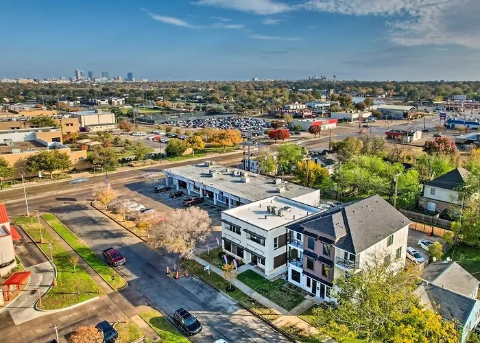 Apartment Walk To Tcu: Worth Retreat W/ Balcony!